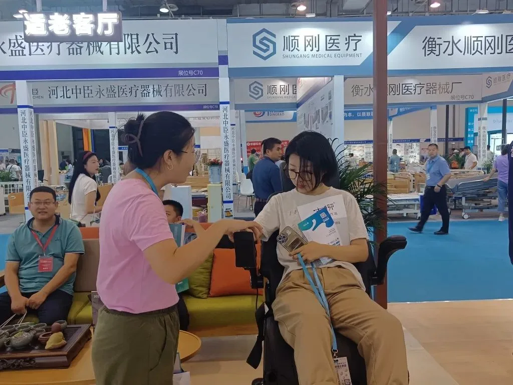 媒体聚焦｜半岛都市报：科技支撑，养老变“享老”！记者探访2023中国山东（青岛）国际康养产业博览会