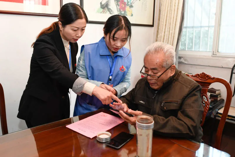 为应对人口老龄化提供数据支撑，中国城乡老年人生活状况抽样调查8月启动入户调查
